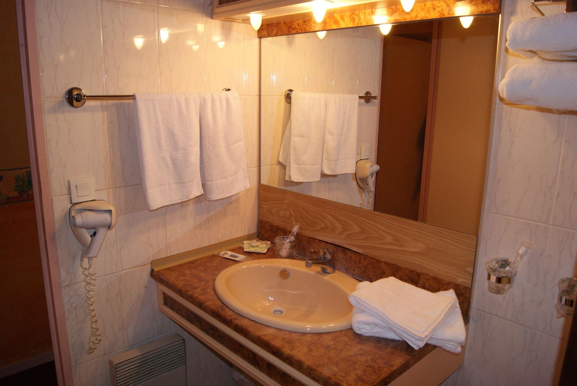 Hotel 1er Consul 2*
