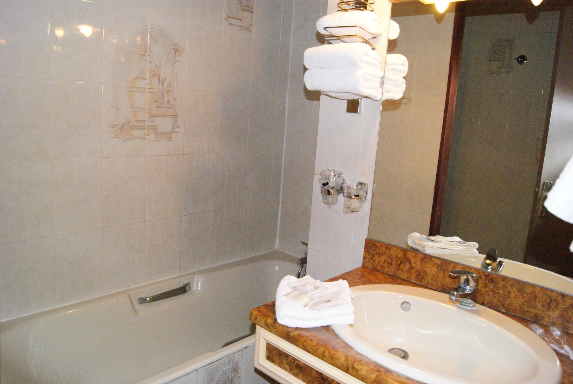 1er Consul Hotel